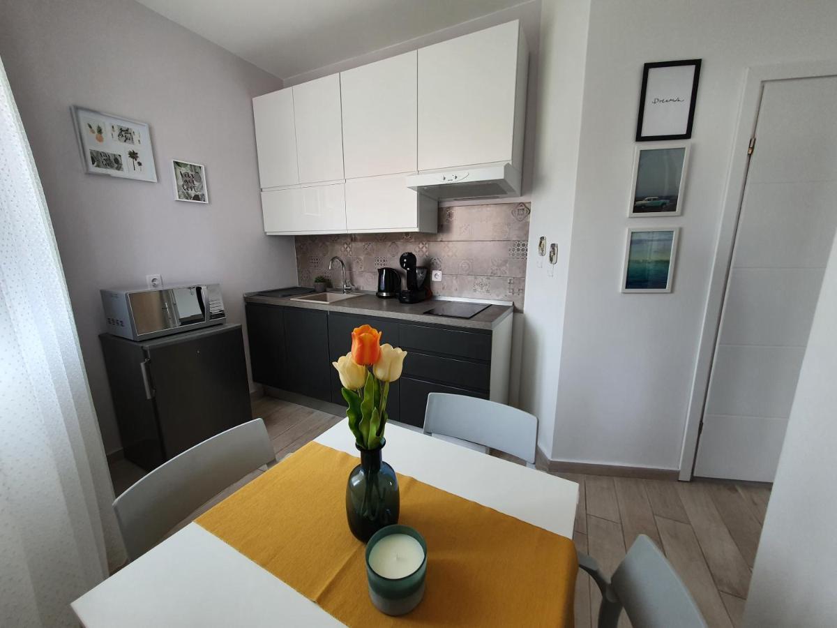 Apartment Danijela Novalja