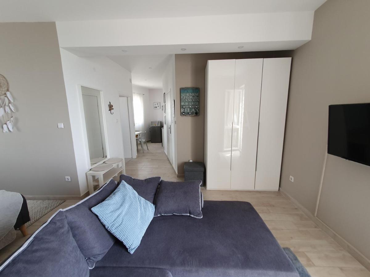 Apartment Danijela Novalja