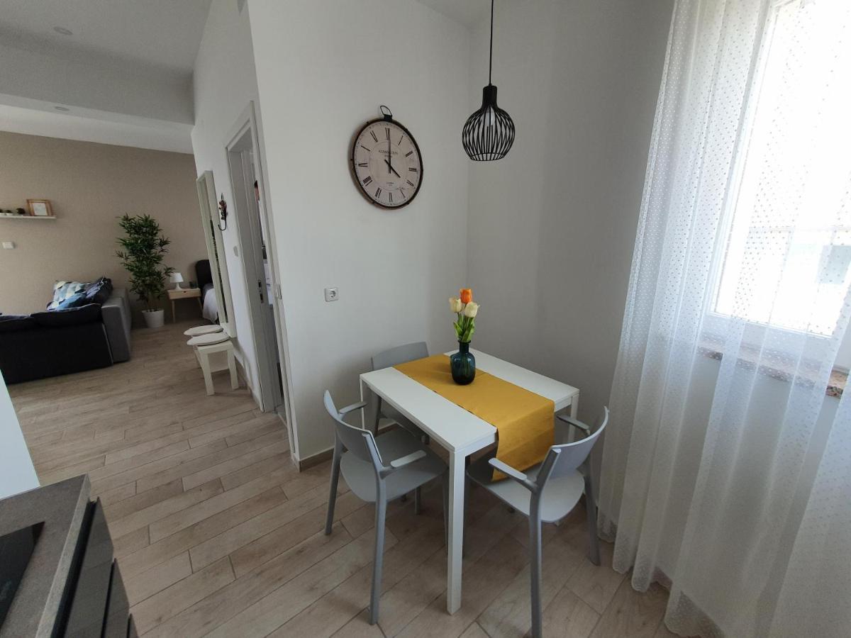 Apartment Danijela Novalja